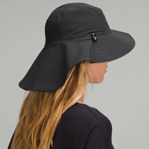 Lululemon Black Cinchable Wide Brim Bucket Hat M/L